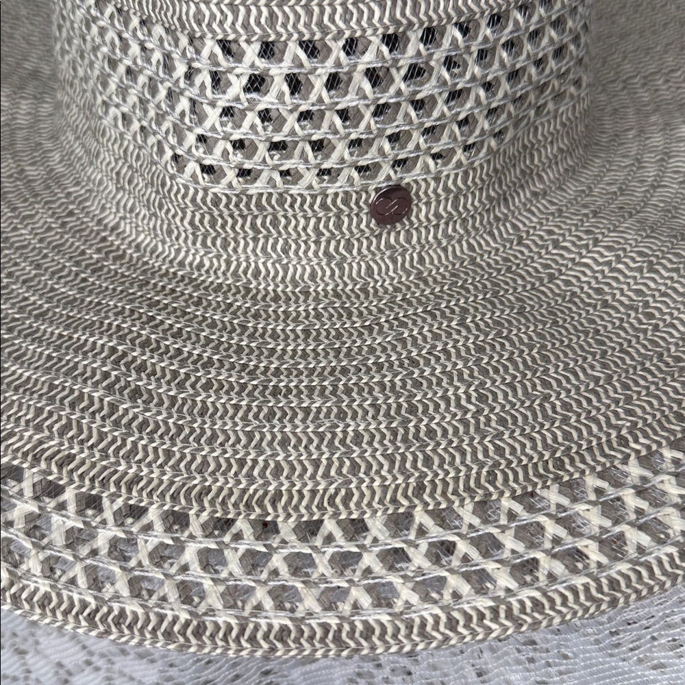 CALIA by Carrie Underwood gray woven wide brim sun hat - Picture 3 of 6